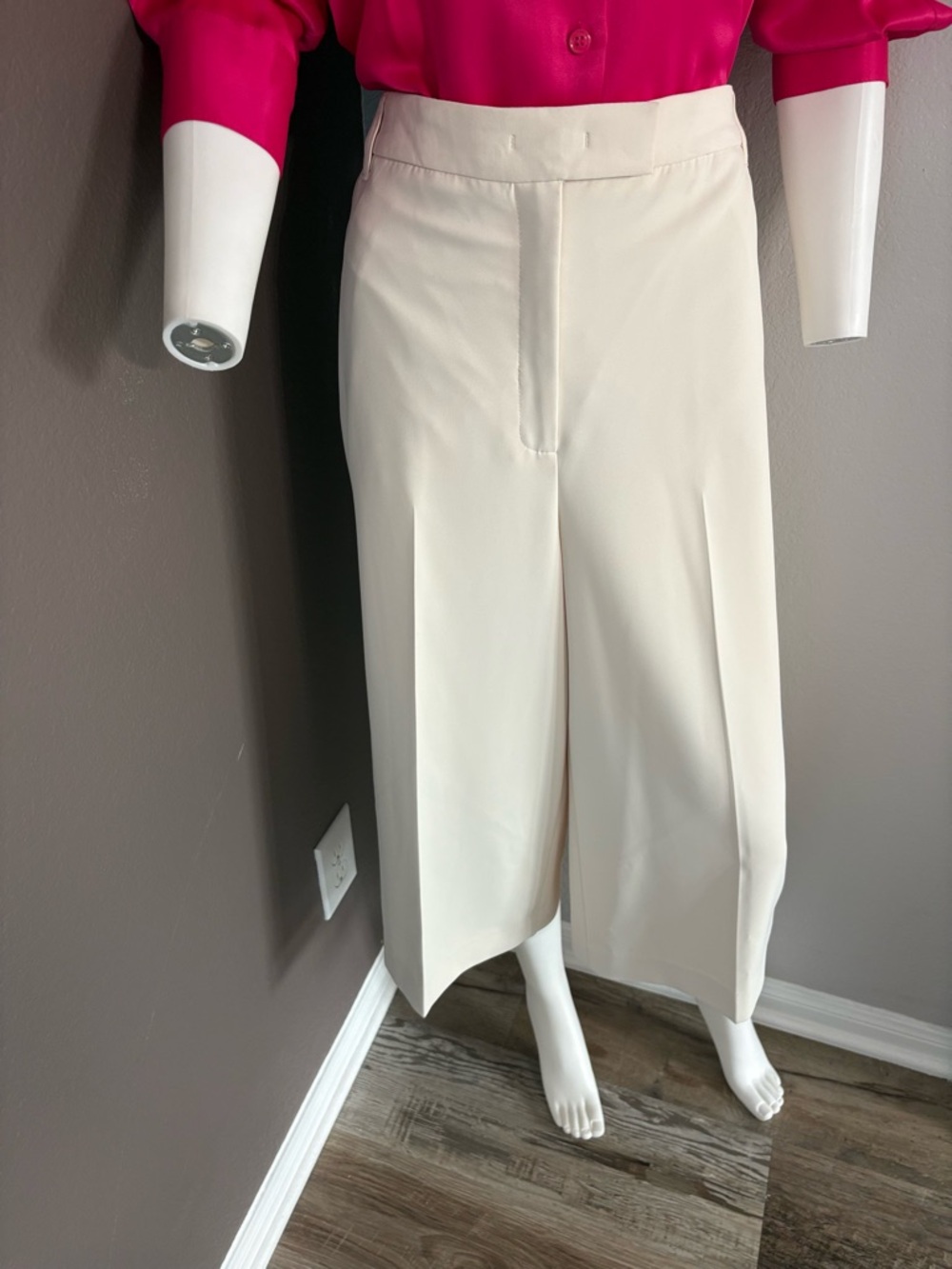 Anne Klein Ivory Wide-Leg Cropped Trousers
